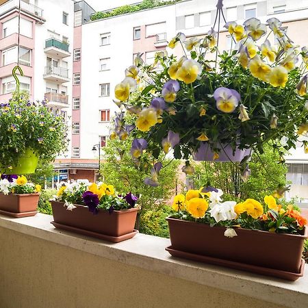 Lovely Corvin Apartment Budapest Bagian luar foto