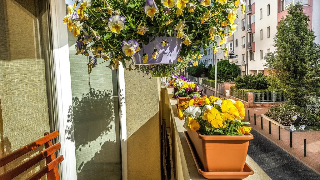 Lovely Corvin Apartment Budapest Bagian luar foto