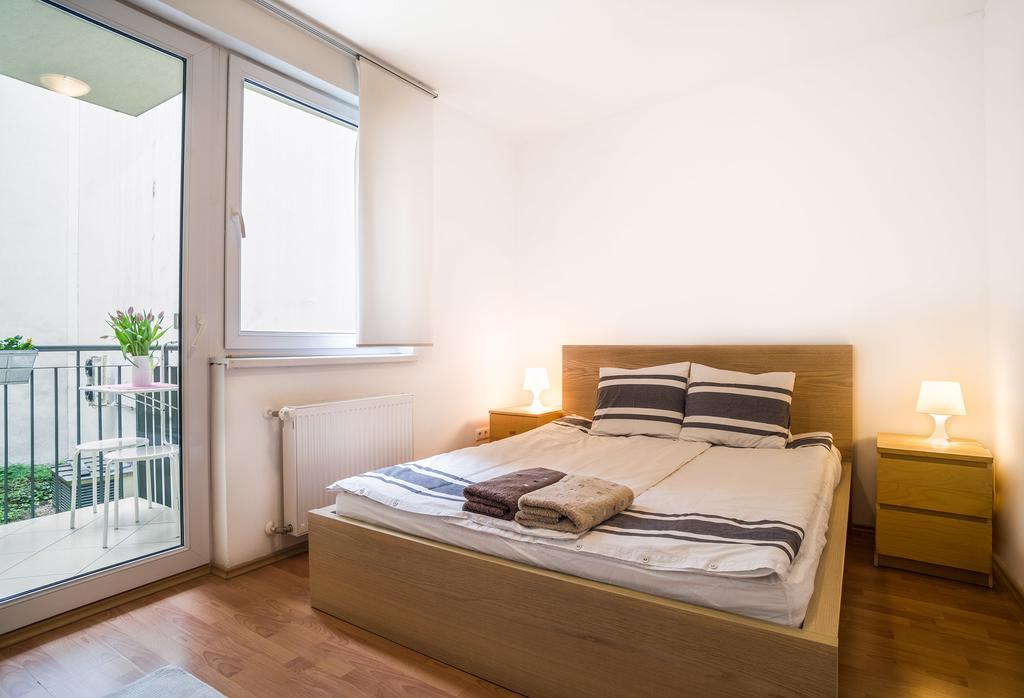 Lovely Corvin Apartment Budapest Bagian luar foto